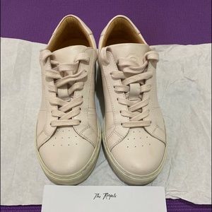 🏷️🌟CLOSET CLOSEOUT 👋 Greats The Royale Leather Sneakers Size 6/3.5/36